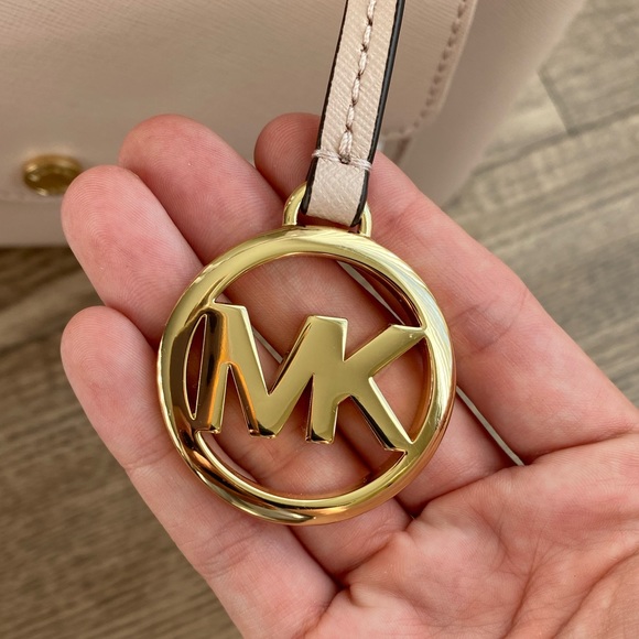 Baby Pink Michael Kors Hand Bag - Picture 4 of 4